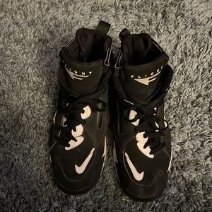 Size 13 Nike air maestro limited black